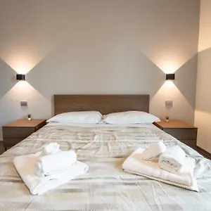 Affittacamere Galilei12 Parcheggio Gratuito E Bagno Privato L 350 M Da Ospedale Maggiore, Parma